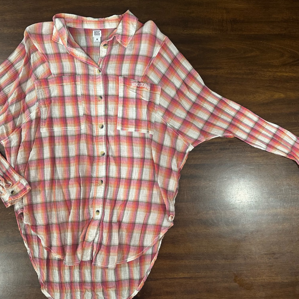 Lightweight BDG button down flannel size Medium